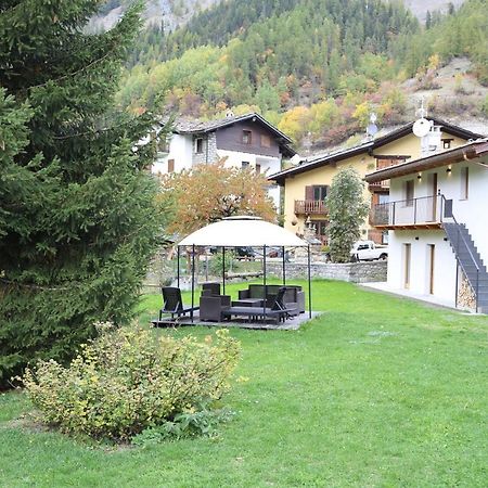 Appartamenti Vista Monte Bianco Courmayeur-Entreves Exterior photo